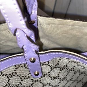 Authentic Vintage Gucci tote/shoulder. Code on pictures. Medium lavender trim